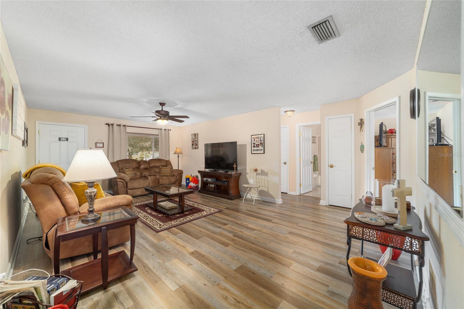 ON TOP OF THE WORLD - Residential