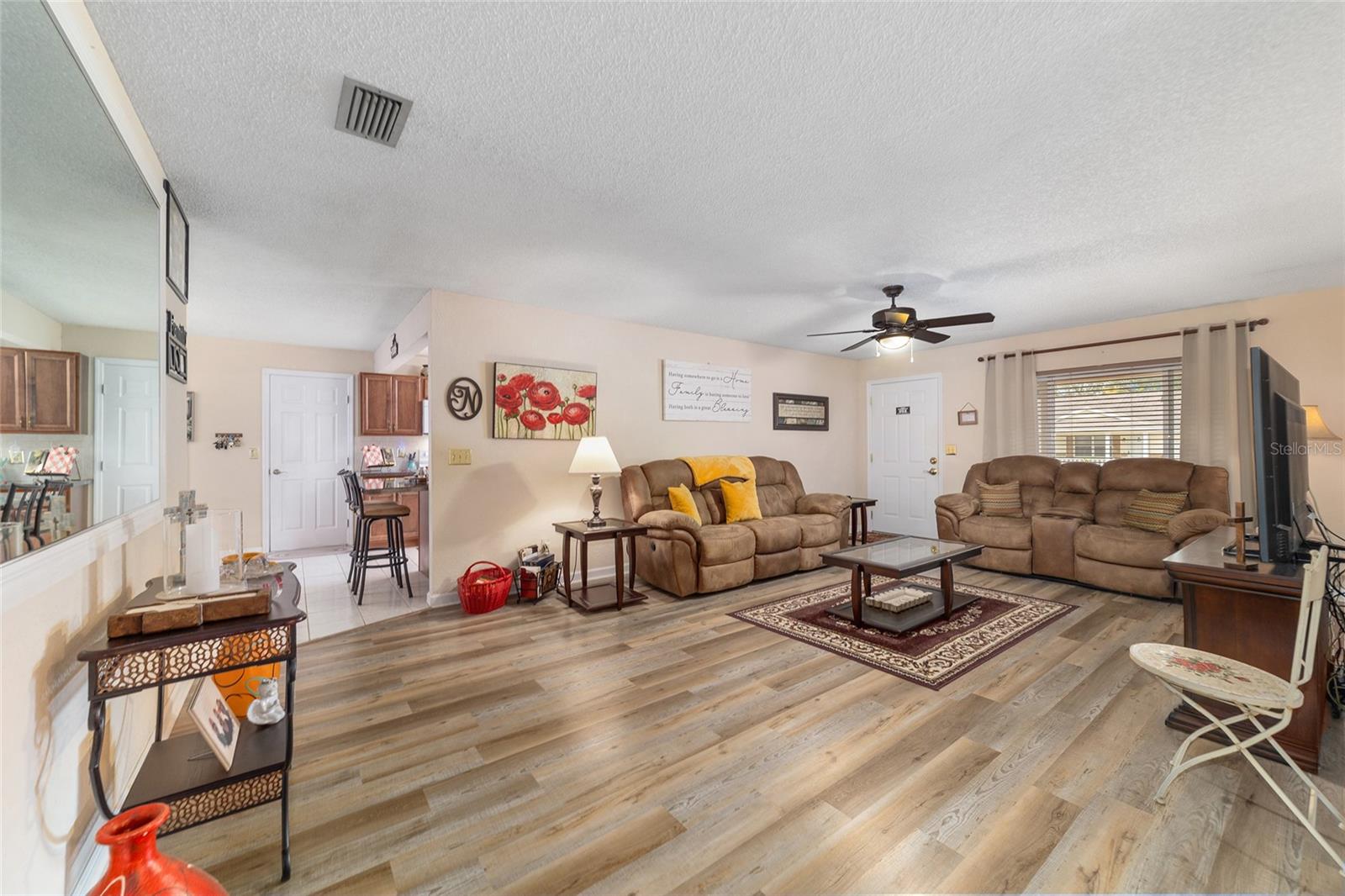 ON TOP OF THE WORLD - Residential