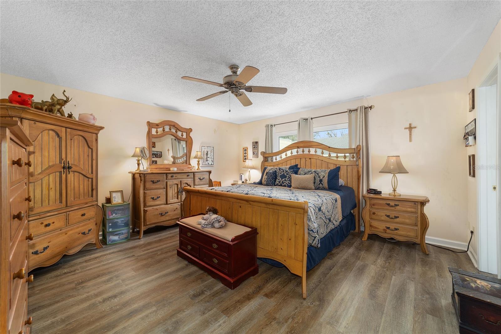 ON TOP OF THE WORLD - Residential