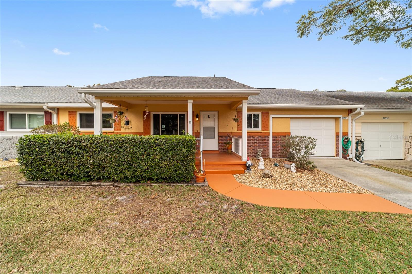 ON TOP OF THE WORLD - Residential