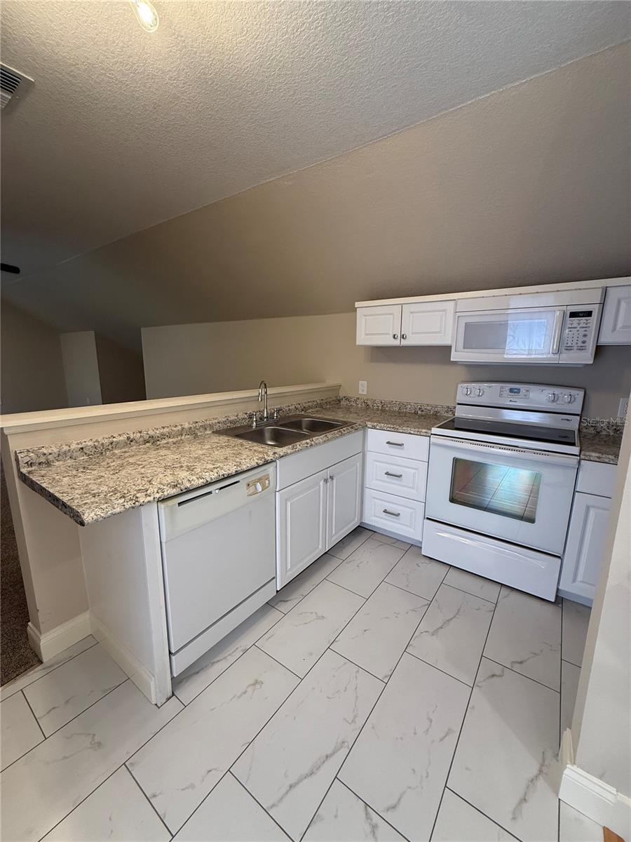 SEVILLE CHASE - Residential Lease