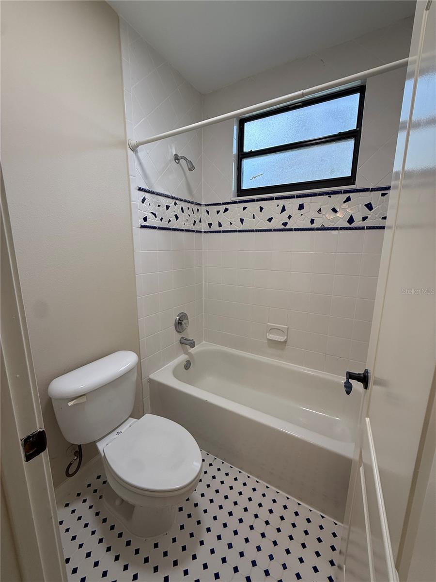 SEVILLE CHASE - Residential Lease