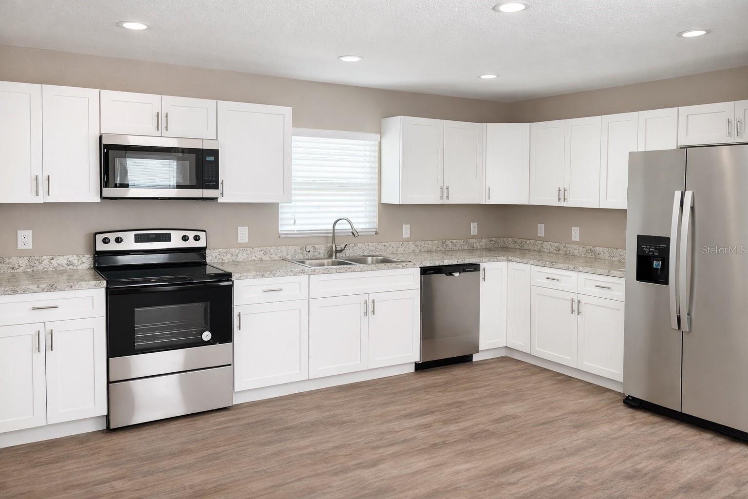 650 E GRAPEFRUIT AVENUE