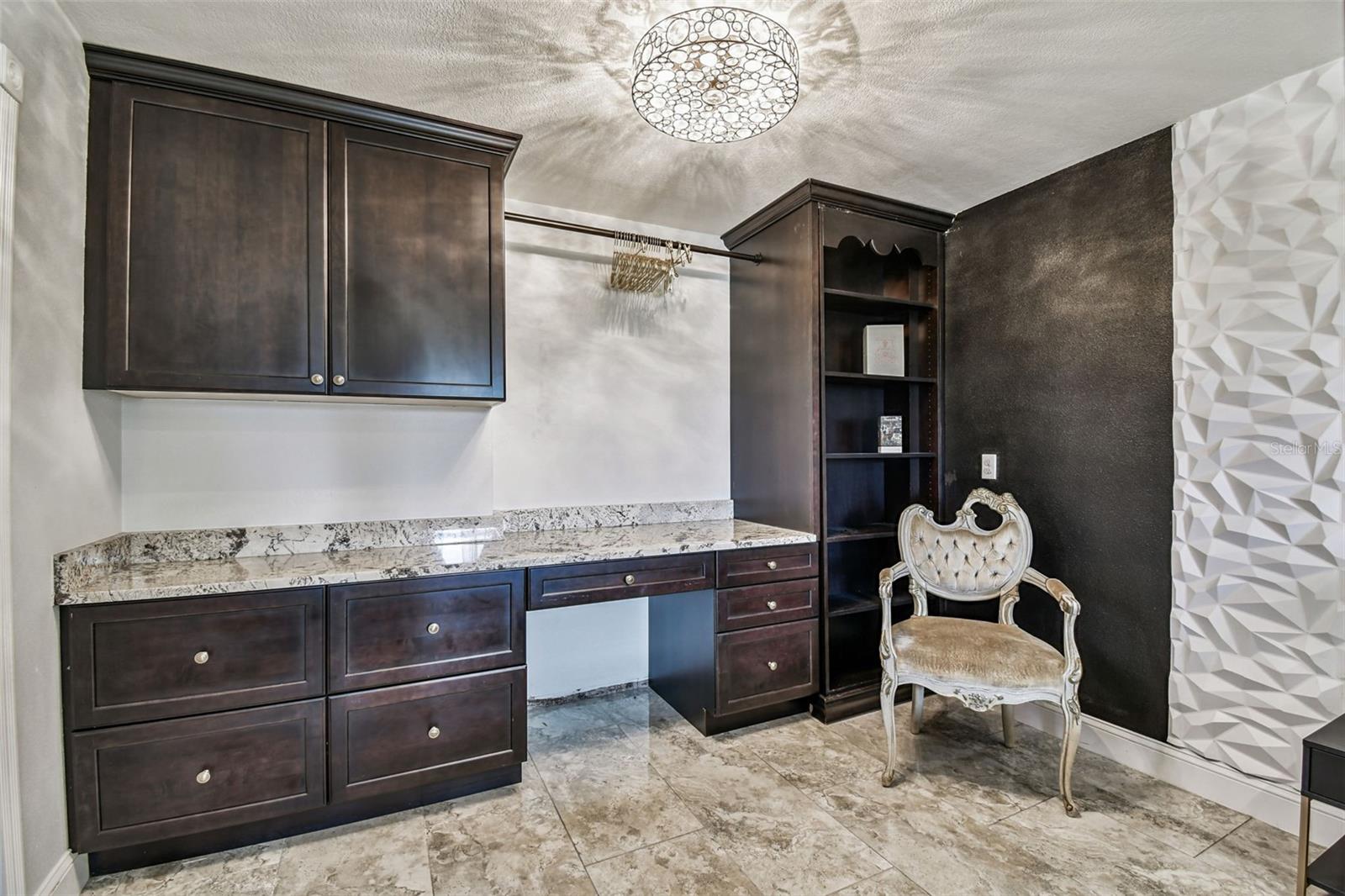 HOWARD ESTATES - Residential