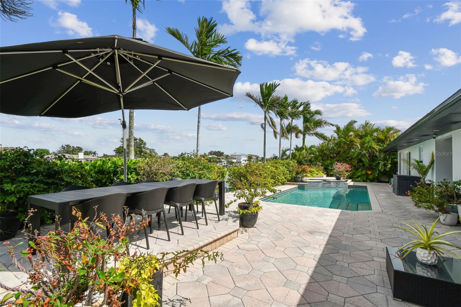 HOWARD ESTATES - Residential