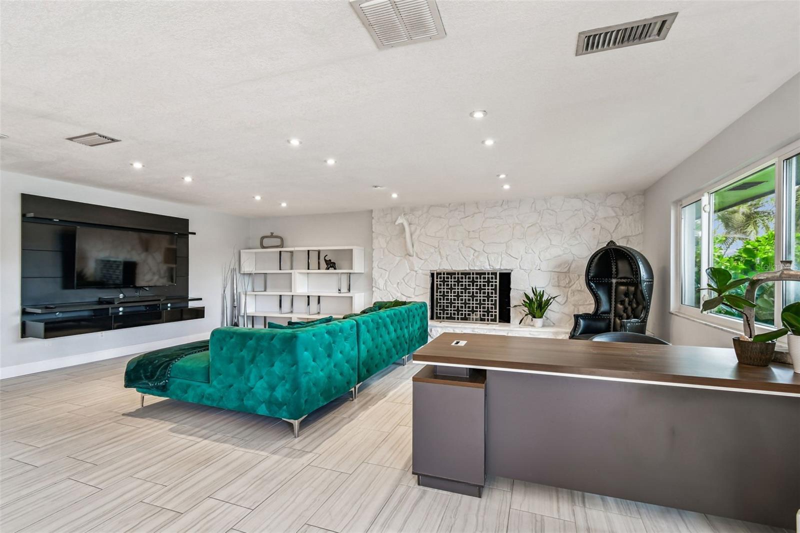 HOWARD ESTATES - Residential