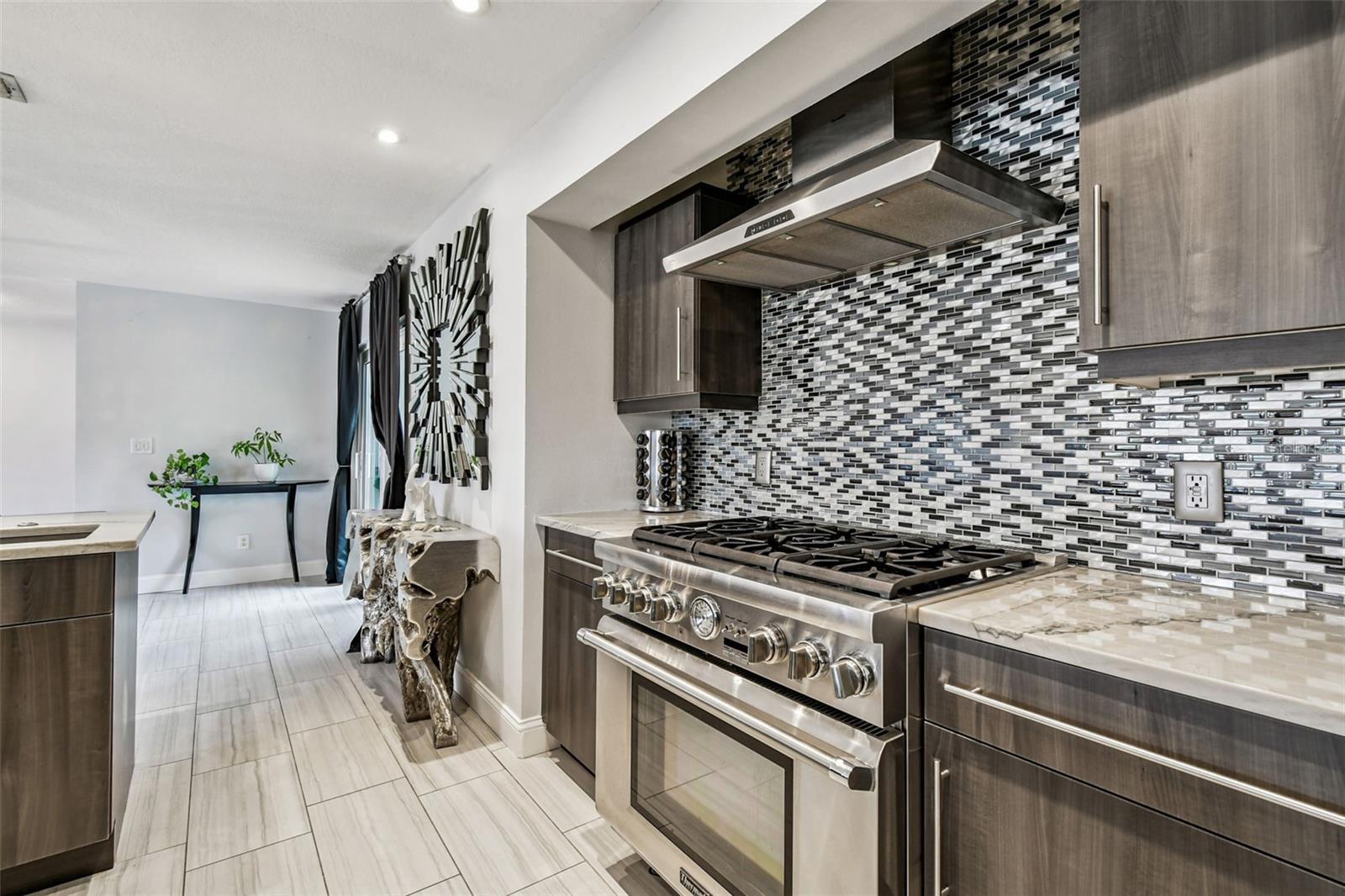 HOWARD ESTATES - Residential