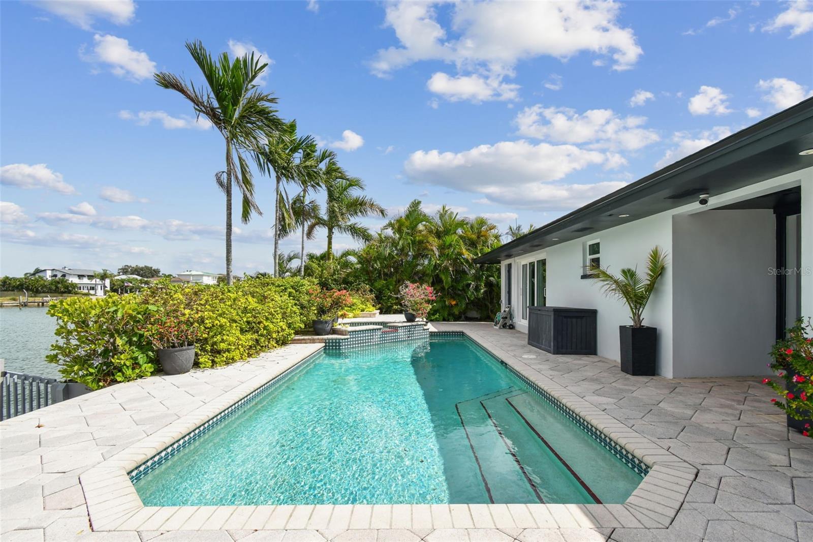 HOWARD ESTATES - Residential