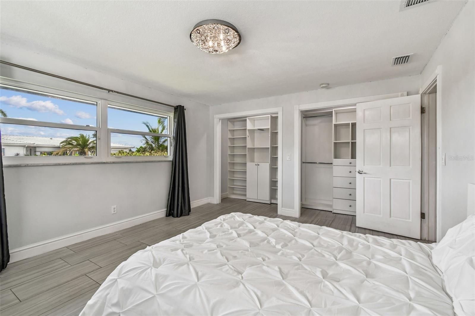 HOWARD ESTATES - Residential