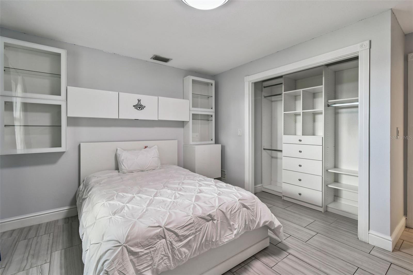 HOWARD ESTATES - Residential