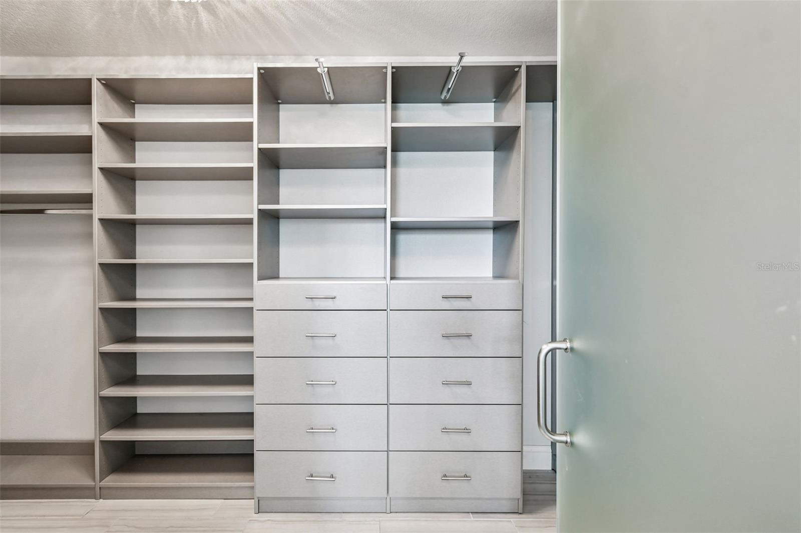 HOWARD ESTATES - Residential