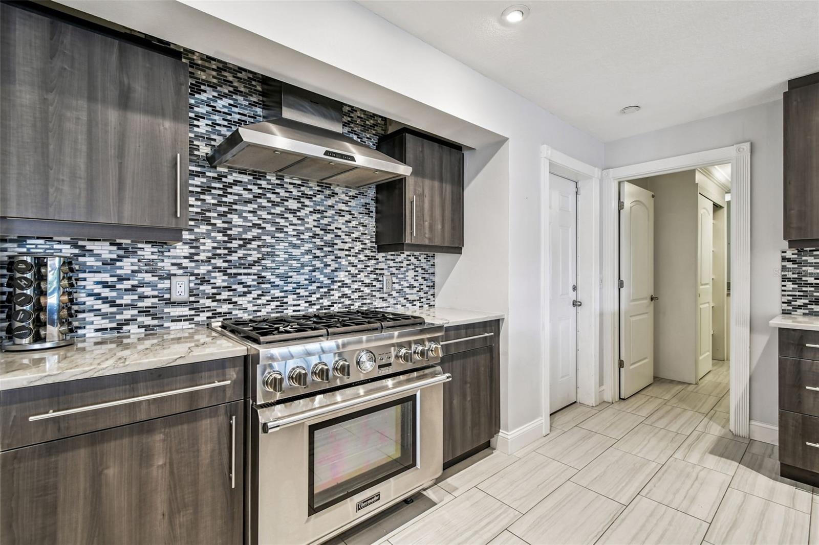 HOWARD ESTATES - Residential