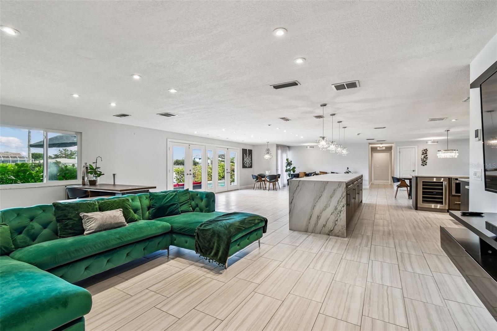 HOWARD ESTATES - Residential