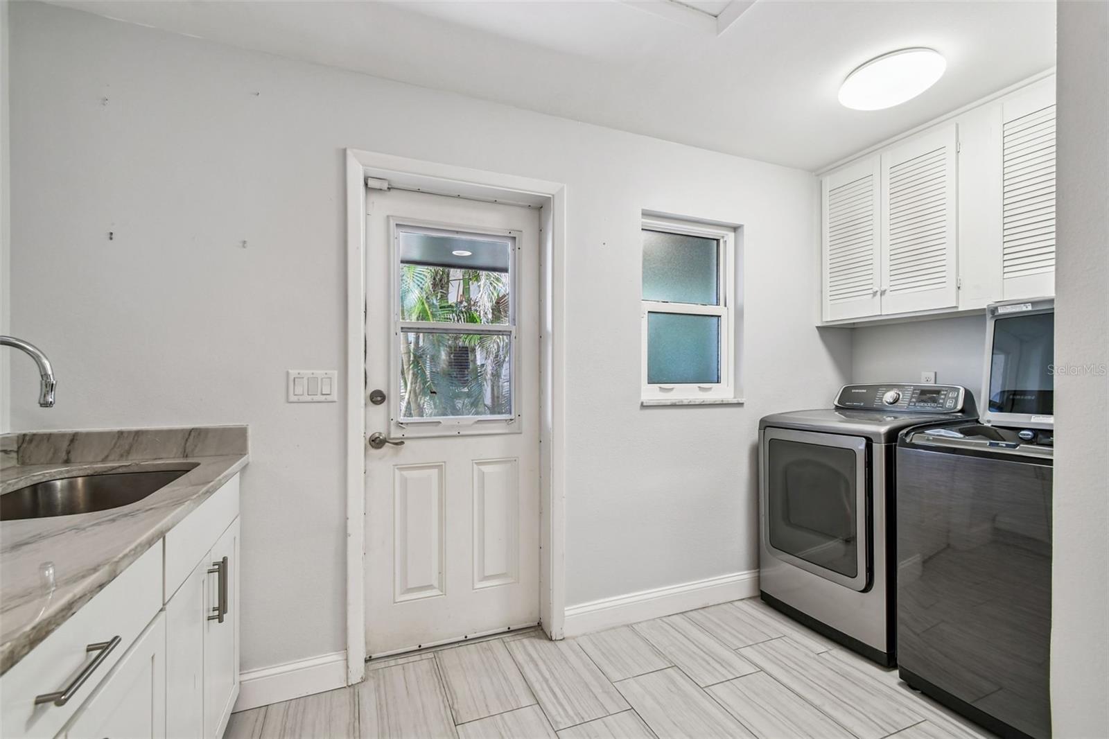 HOWARD ESTATES - Residential