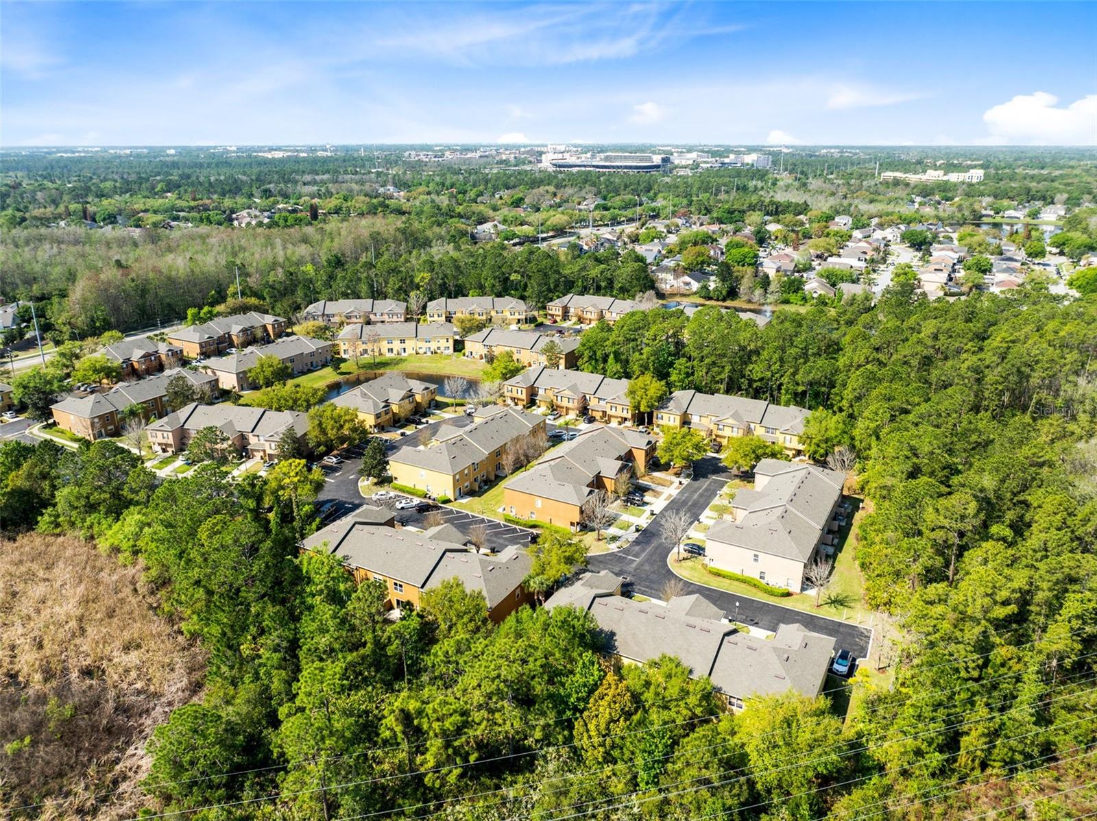 HAWTHORNE GLEN TWNHMS - Residential