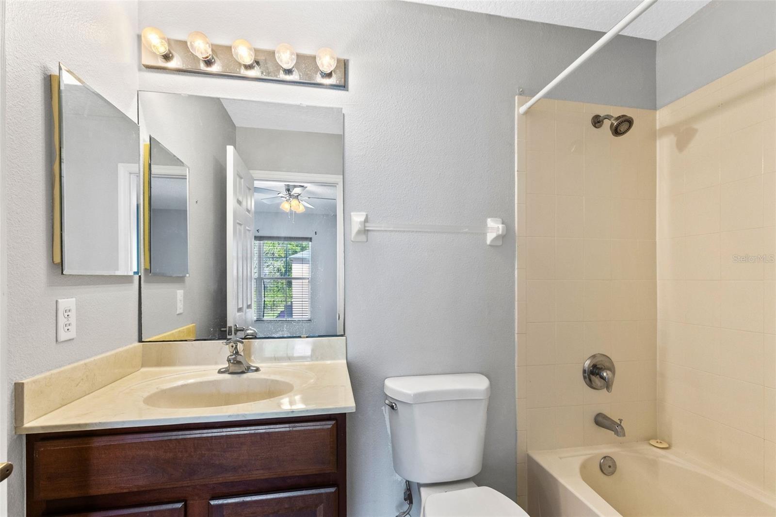 HAWTHORNE GLEN TWNHMS - Residential