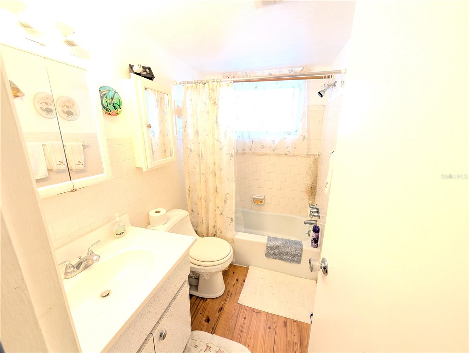 BAYSHORE GARDENS APTS 4 - Residential