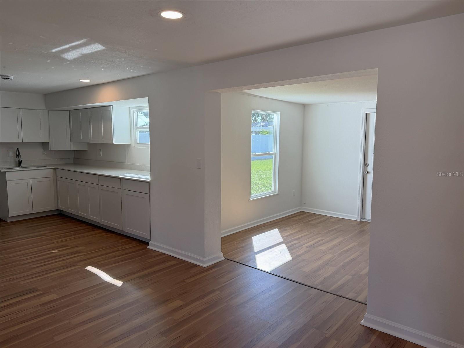 VENICE EAST 3RD ADD - Residential Lease