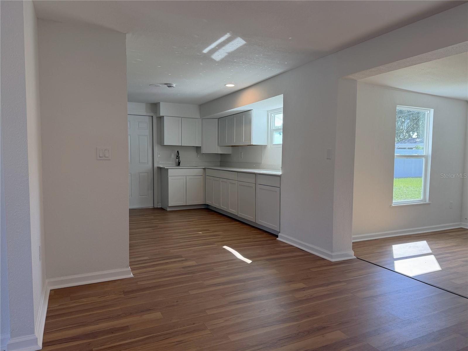 VENICE EAST 3RD ADD - Residential Lease