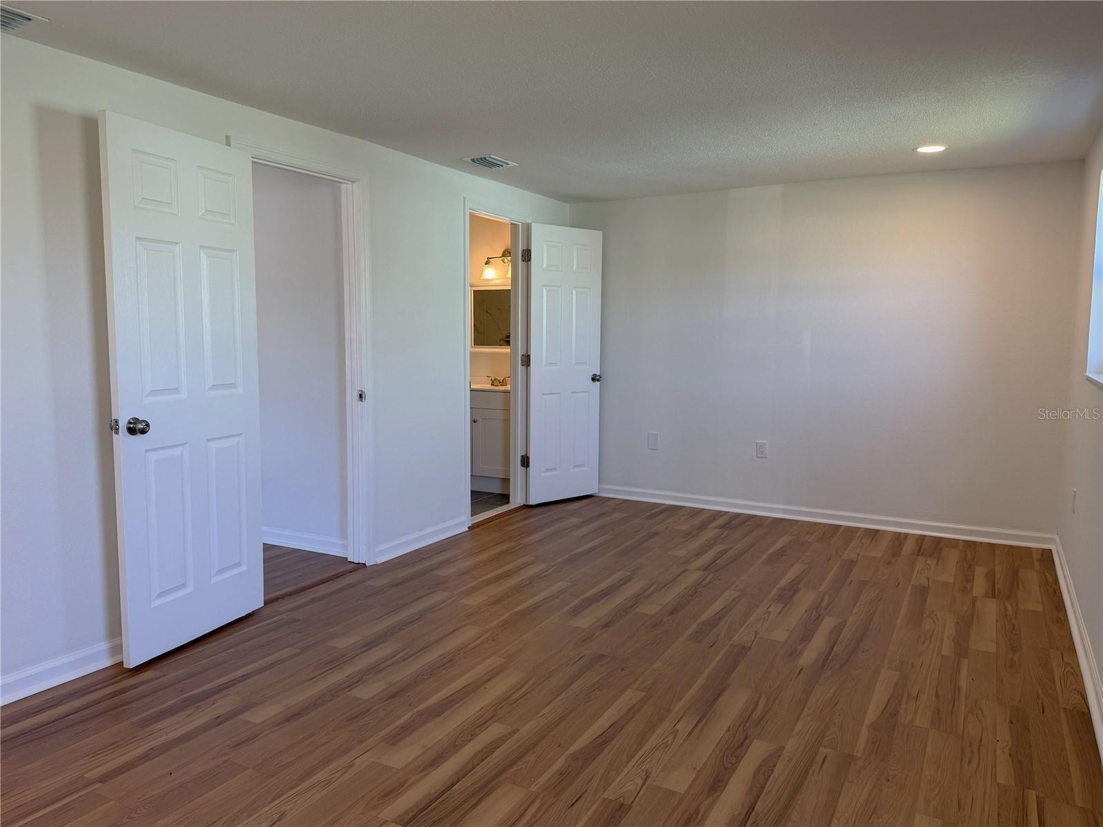 VENICE EAST 3RD ADD - Residential Lease