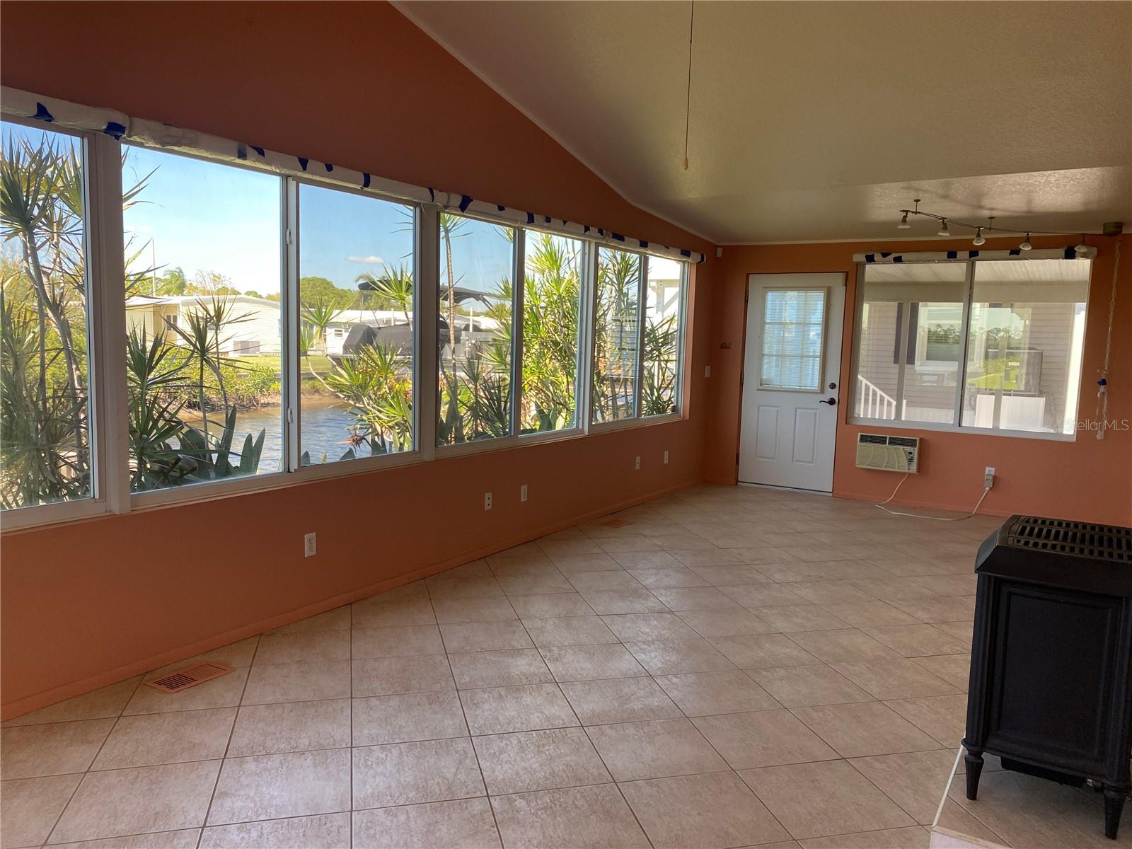 HARBOR COVE - Residential