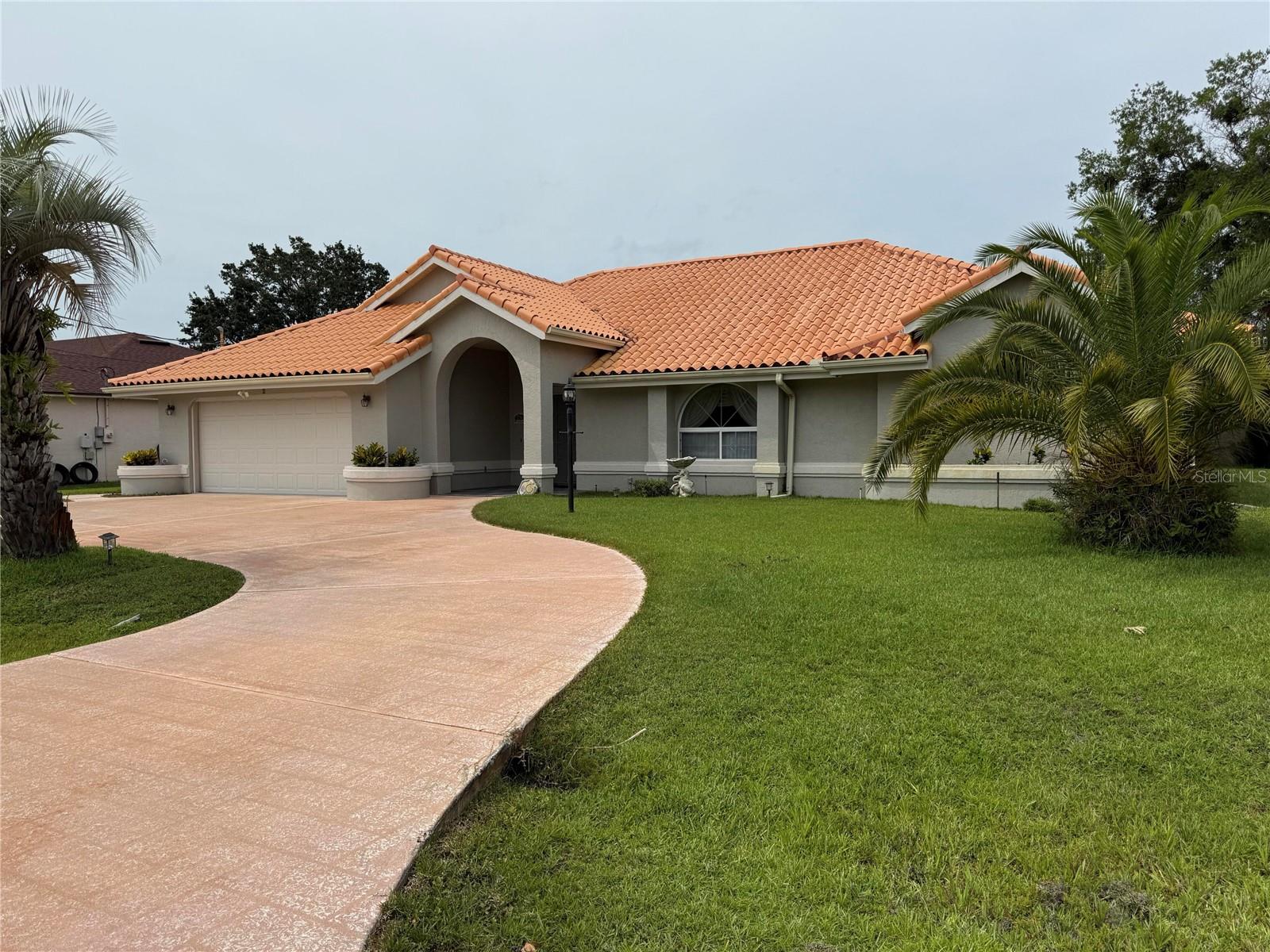 2 BICKSHIRE LANE