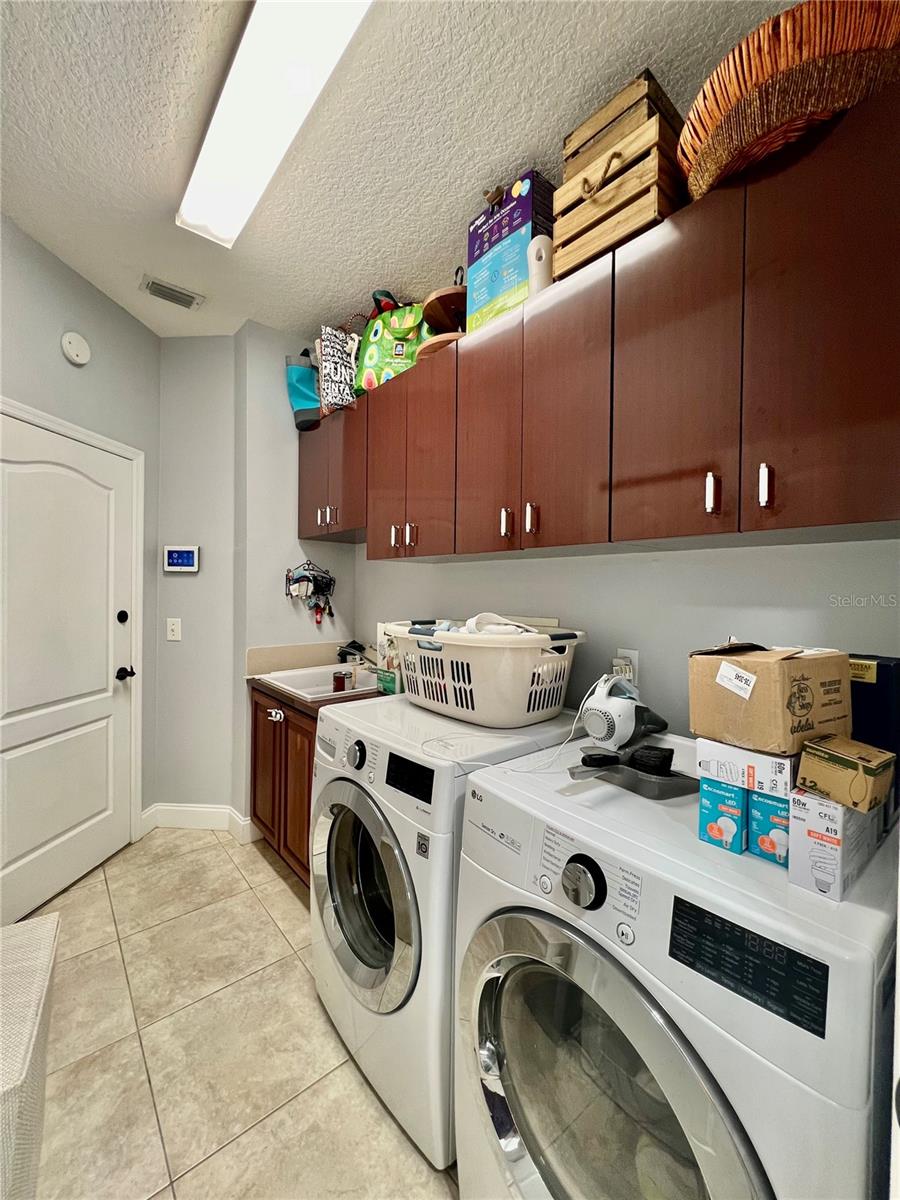 WHISPERING OAKS SECOND ADDITIO - Residential Lease