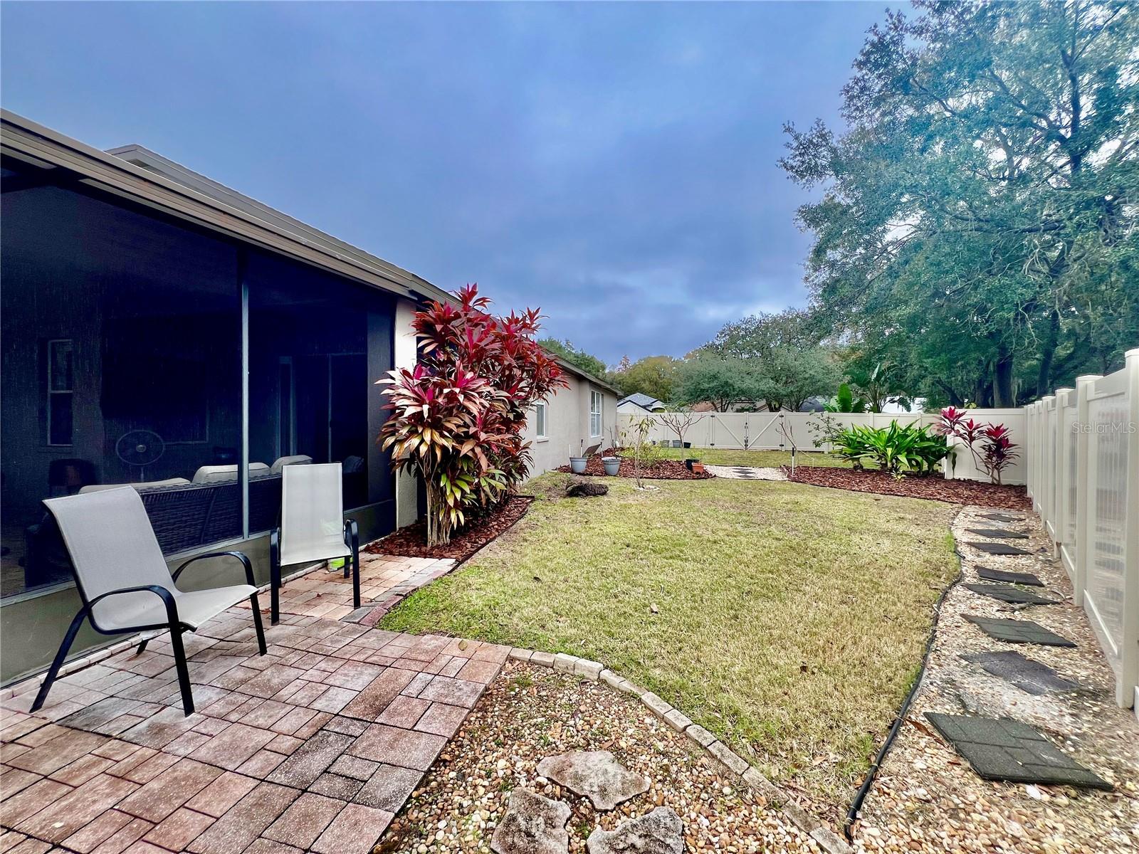 WHISPERING OAKS SECOND ADDITIO - Residential Lease