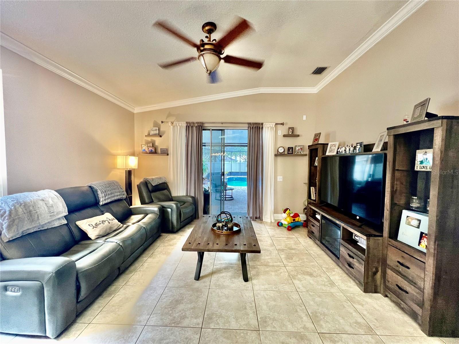 WHISPERING OAKS SECOND ADDITIO - Residential Lease