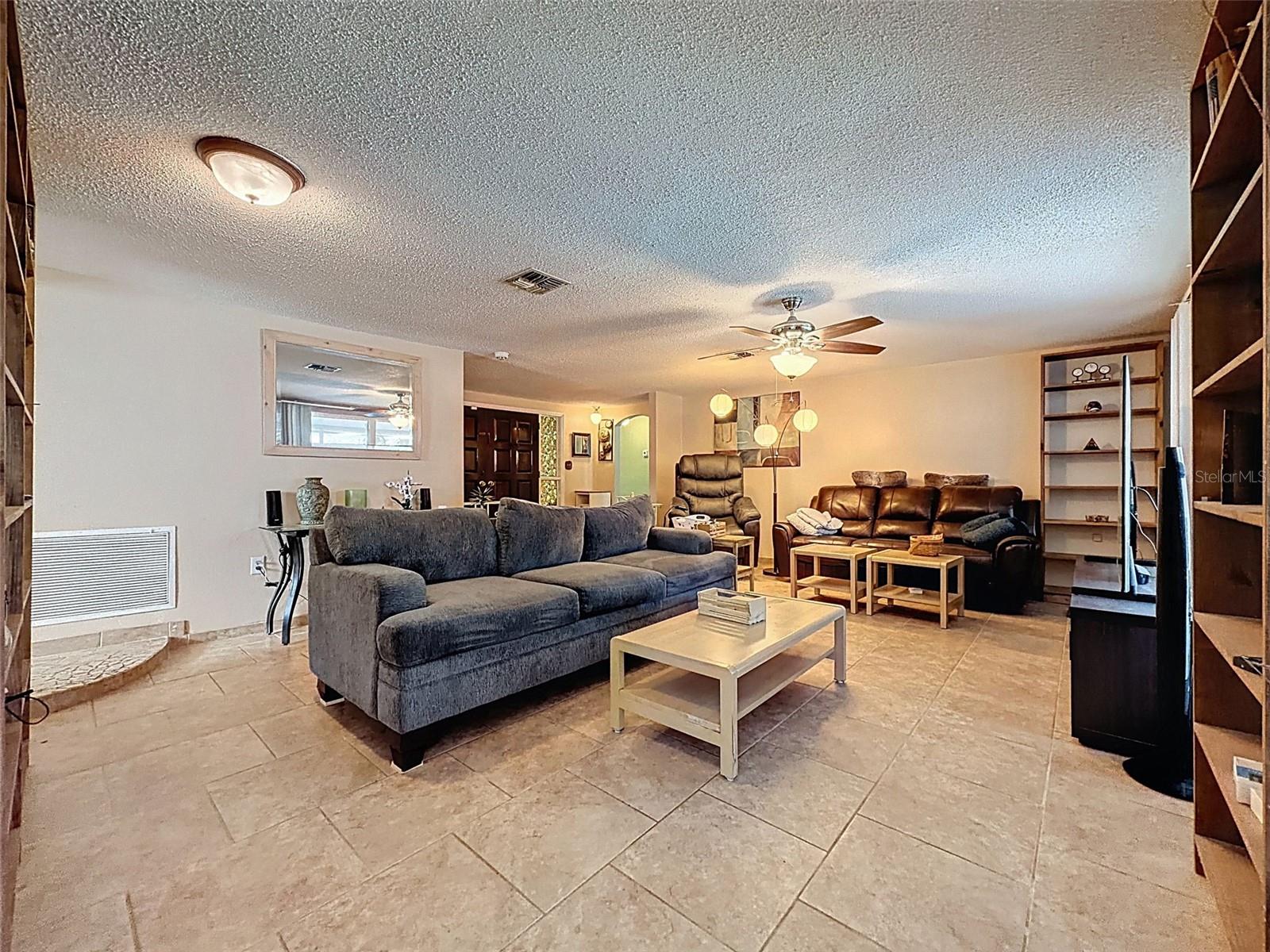 REGENCY PARK - Residential