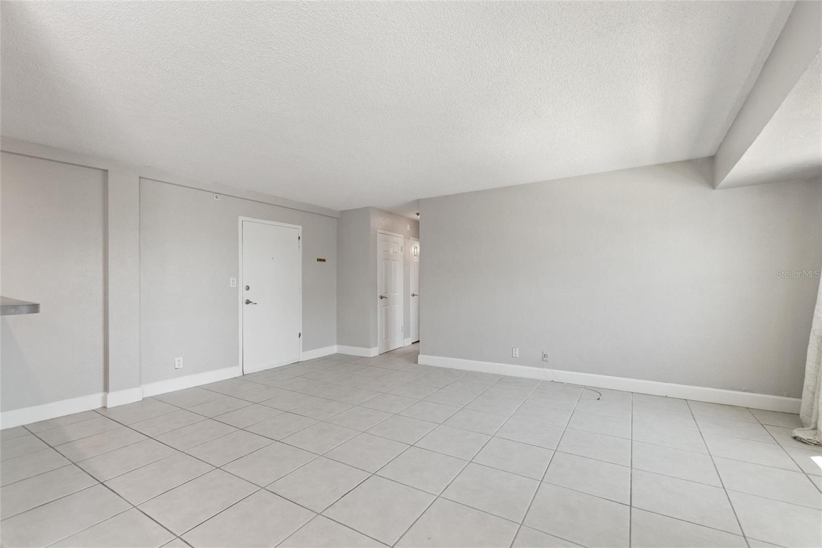 WAVE THE CONDO - Residential