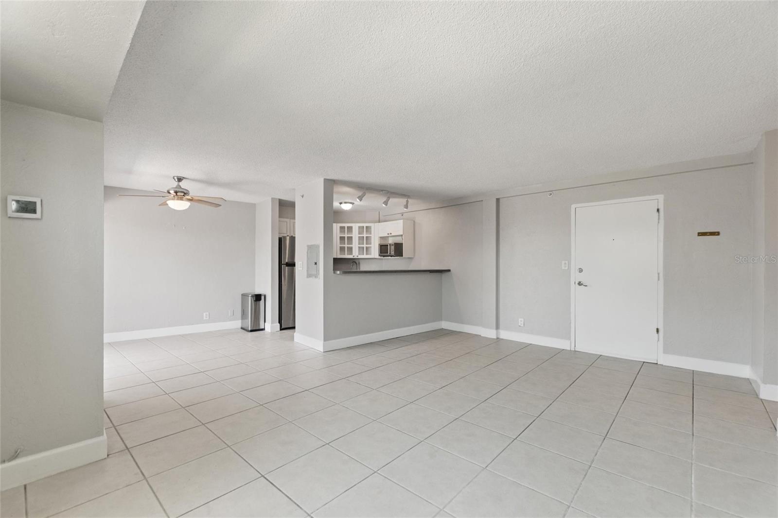 WAVE THE CONDO - Residential