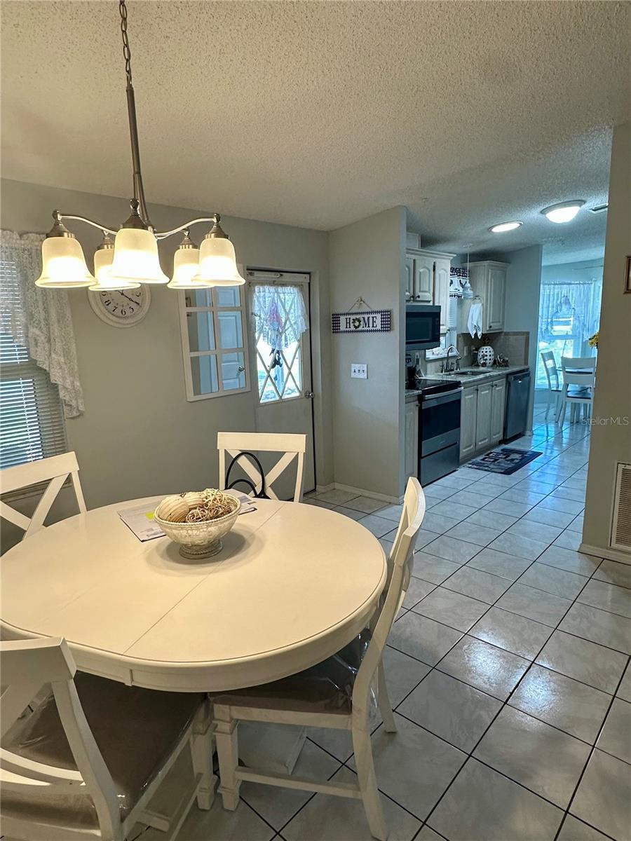 LADY LAKE ORANGE BLOSSOM GARDENS UNIT 10 - Residential
