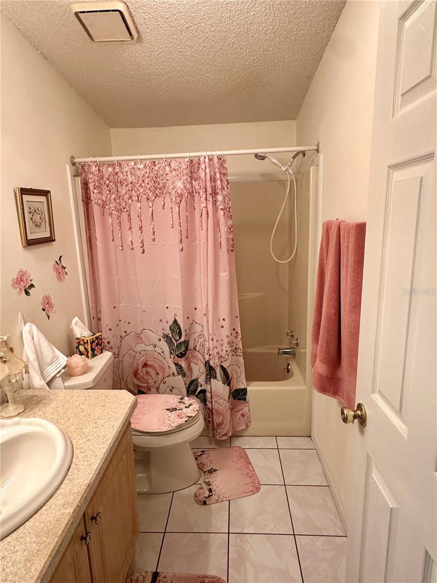 LADY LAKE ORANGE BLOSSOM GARDENS UNIT 10 - Residential