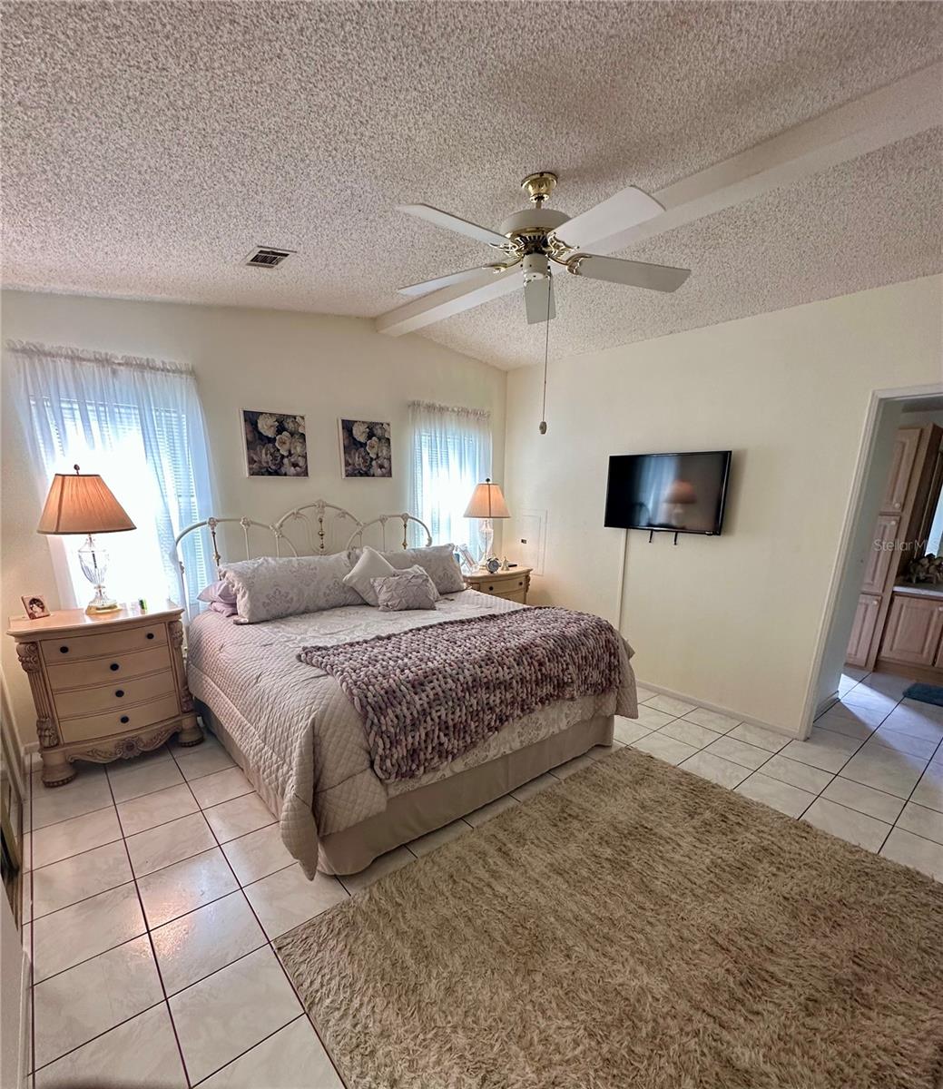 LADY LAKE ORANGE BLOSSOM GARDENS UNIT 10 - Residential