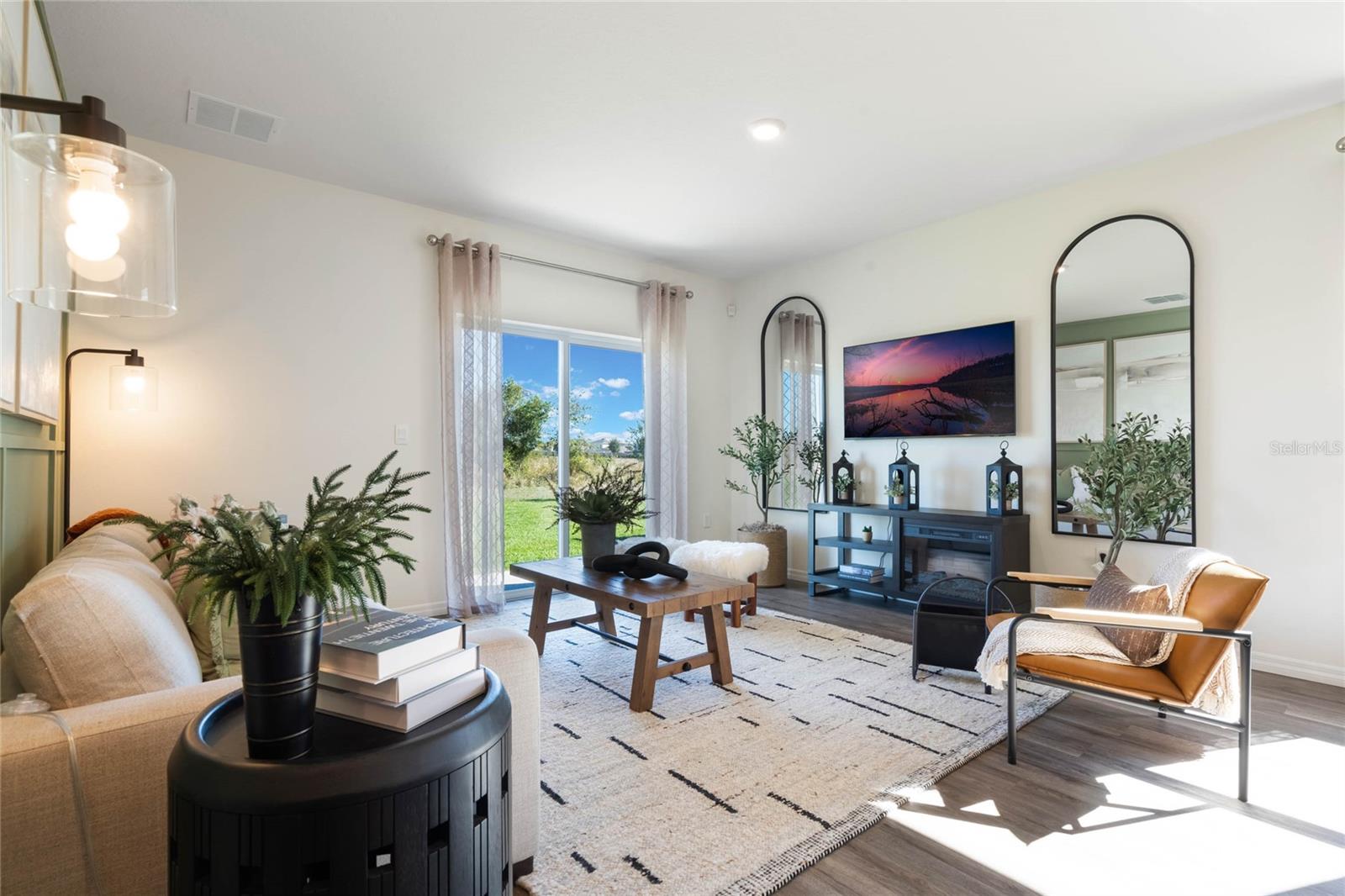 HAWTHORNE RANCH - Residential