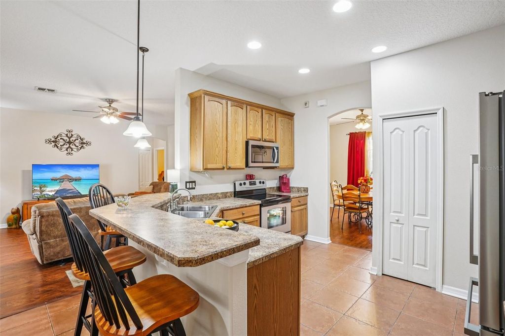 Photo of 36208 Spirit Court, Grand Island, FL 32735 (MLS # G5104352)