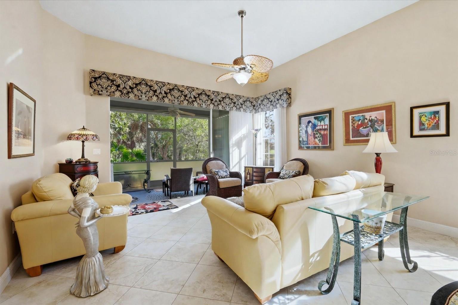 UNIVERSITY PARK COUNTRY CLUB - Residential