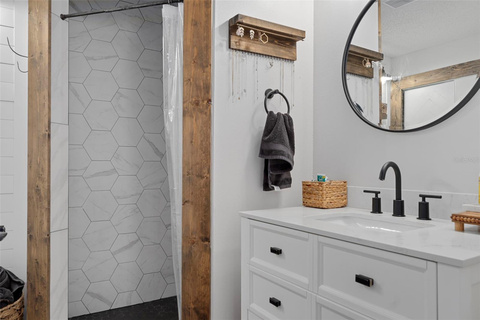 CRYSTAL OAKS PB 13 PG 138 LOT 44 - Residential