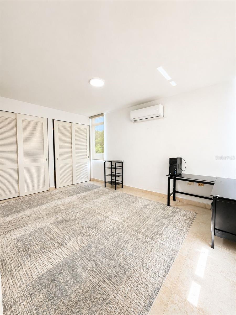 TREASURE POINT - Residential