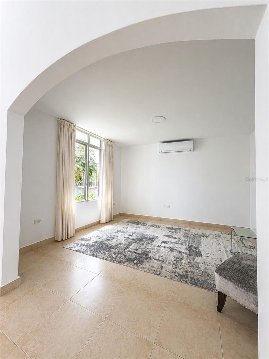 TREASURE POINT - Residential