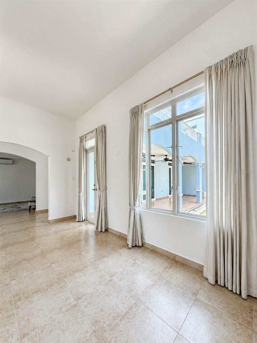 TREASURE POINT - Residential