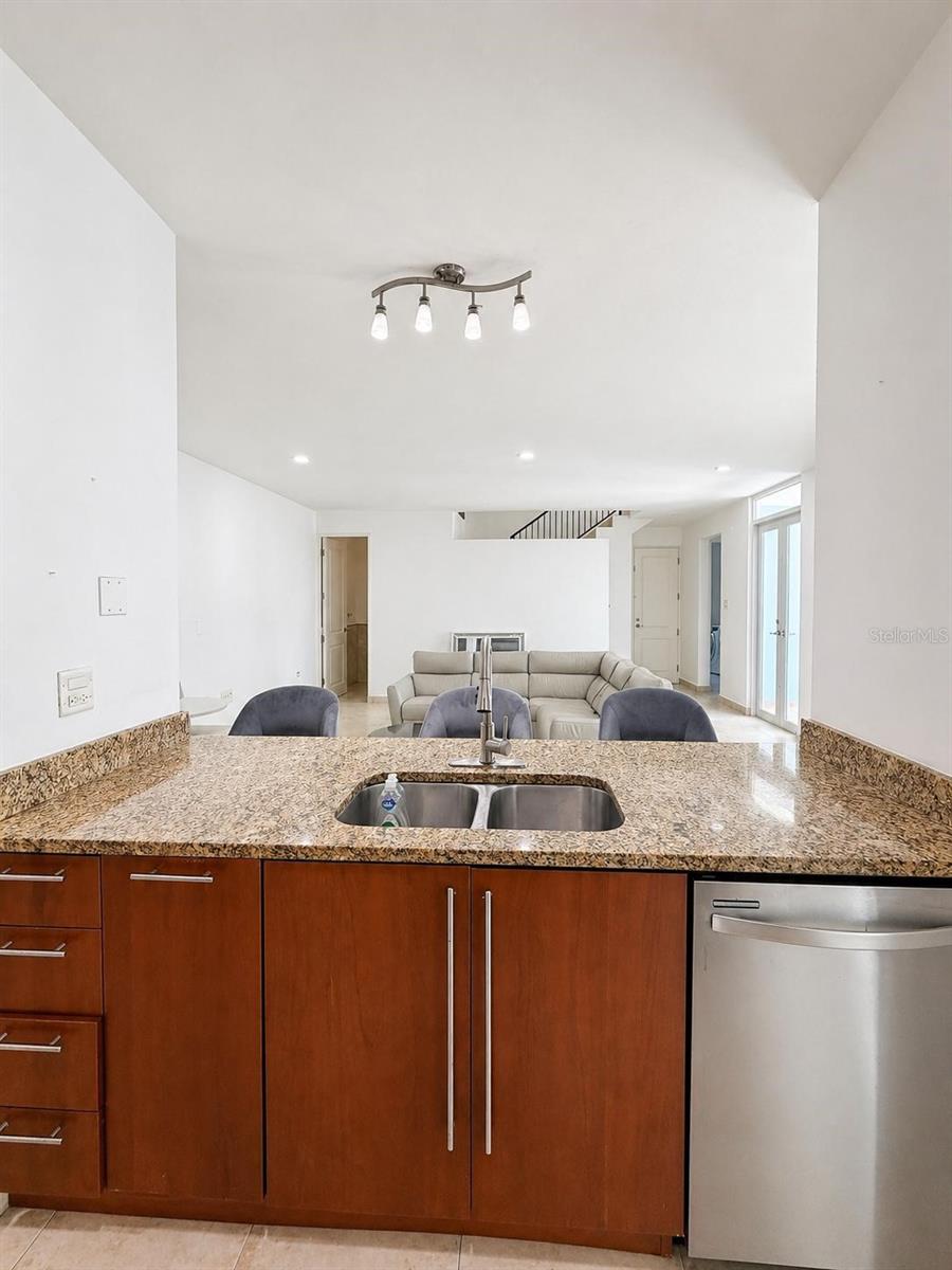 TREASURE POINT - Residential