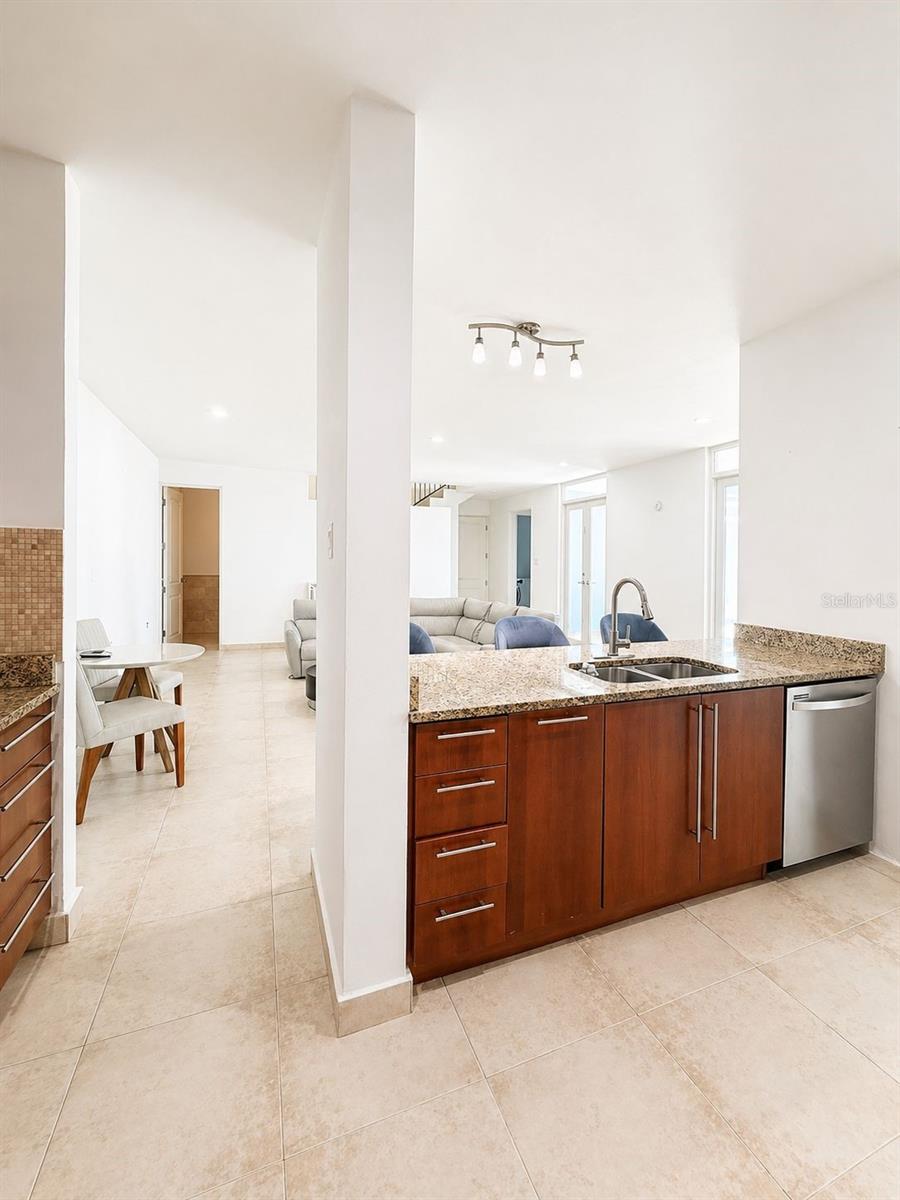 TREASURE POINT - Residential
