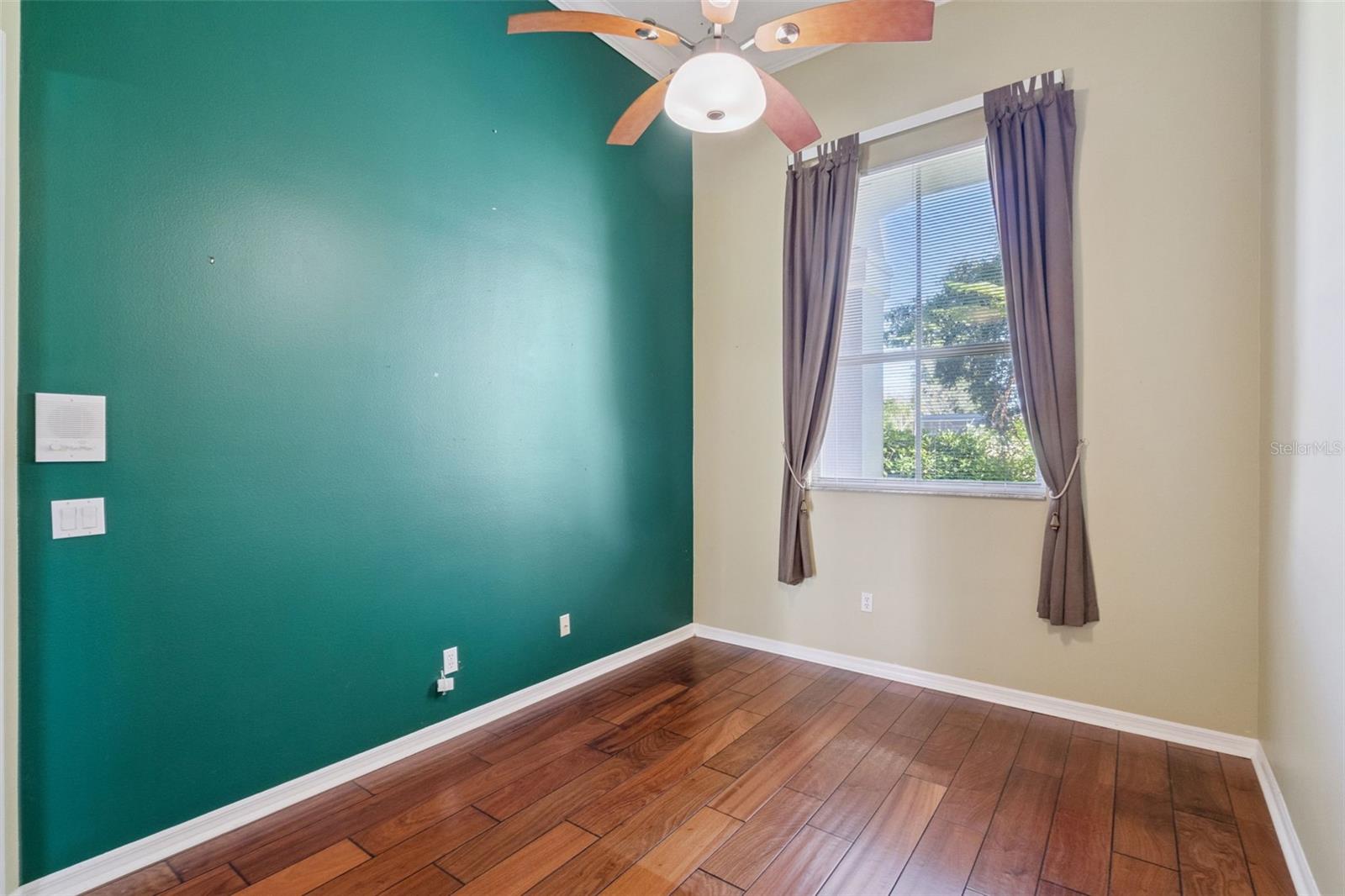 MCNEIL WOODS - Residential