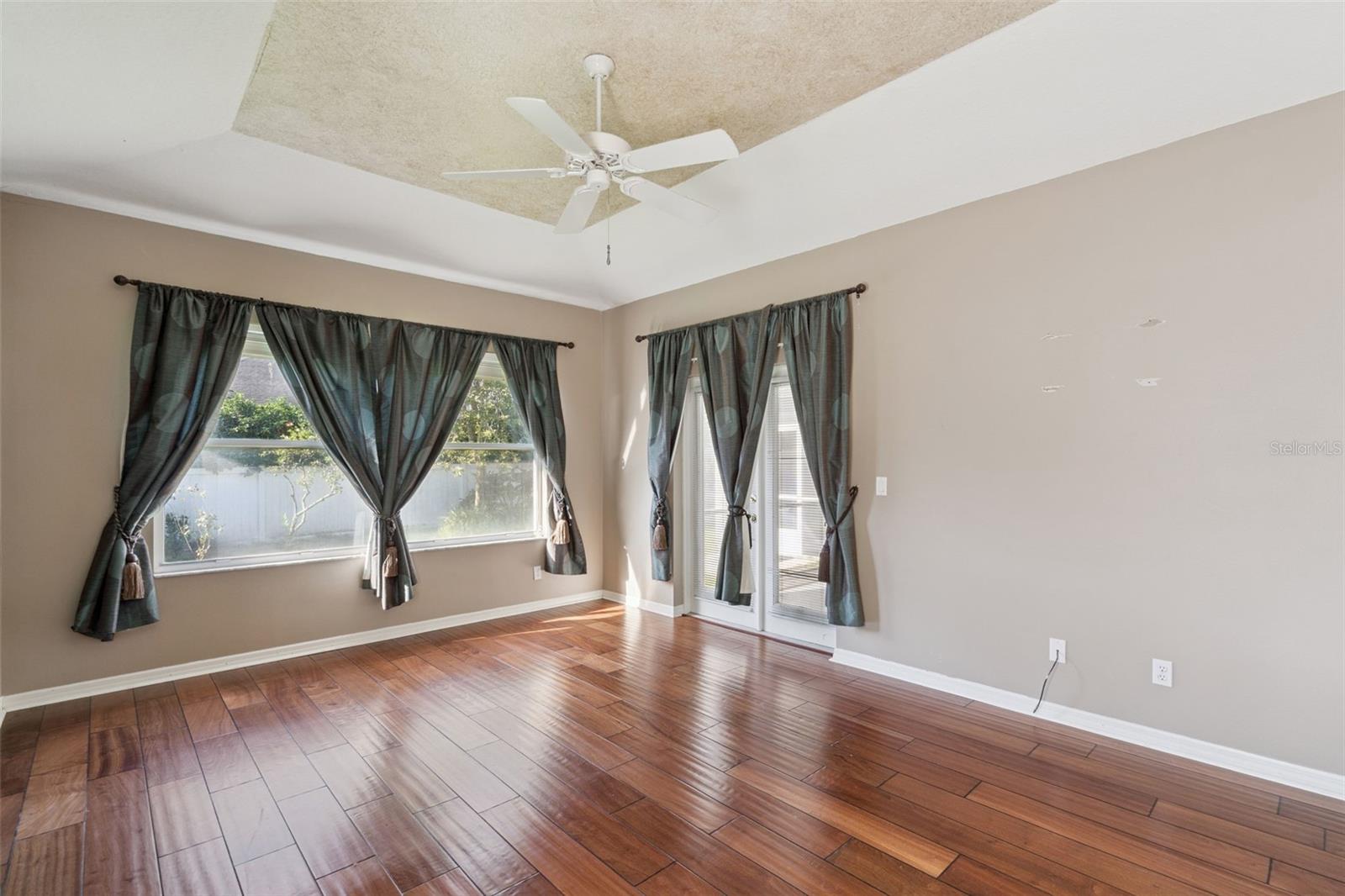 MCNEIL WOODS - Residential