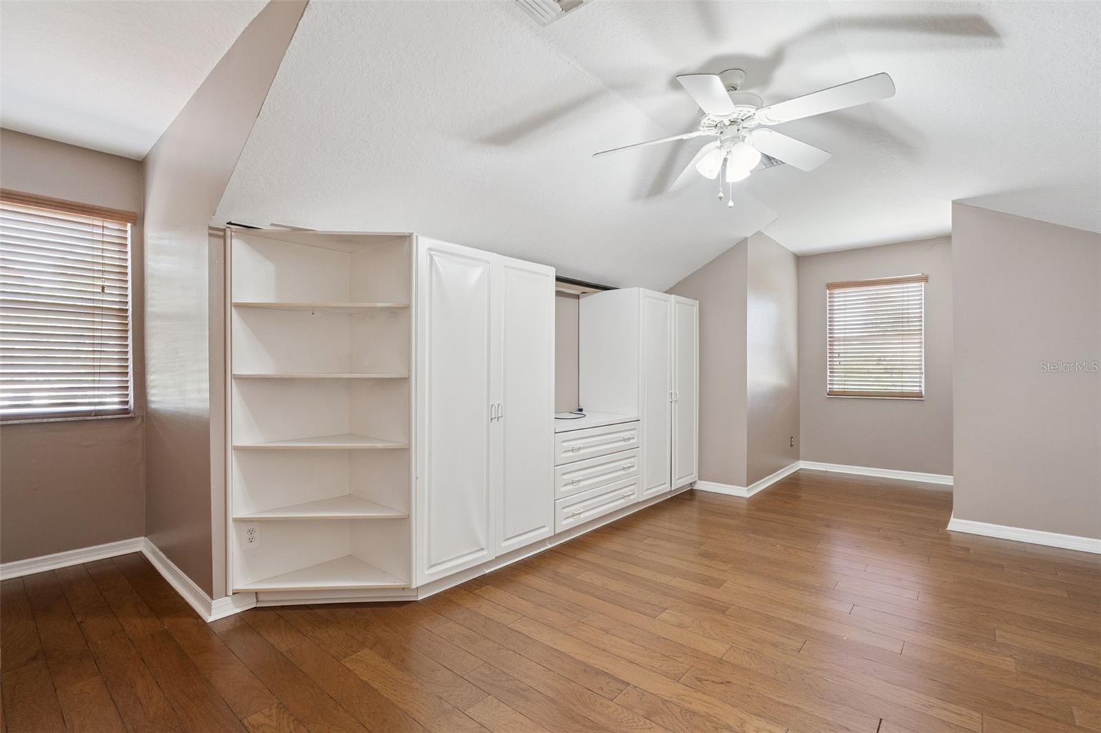 MCNEIL WOODS - Residential