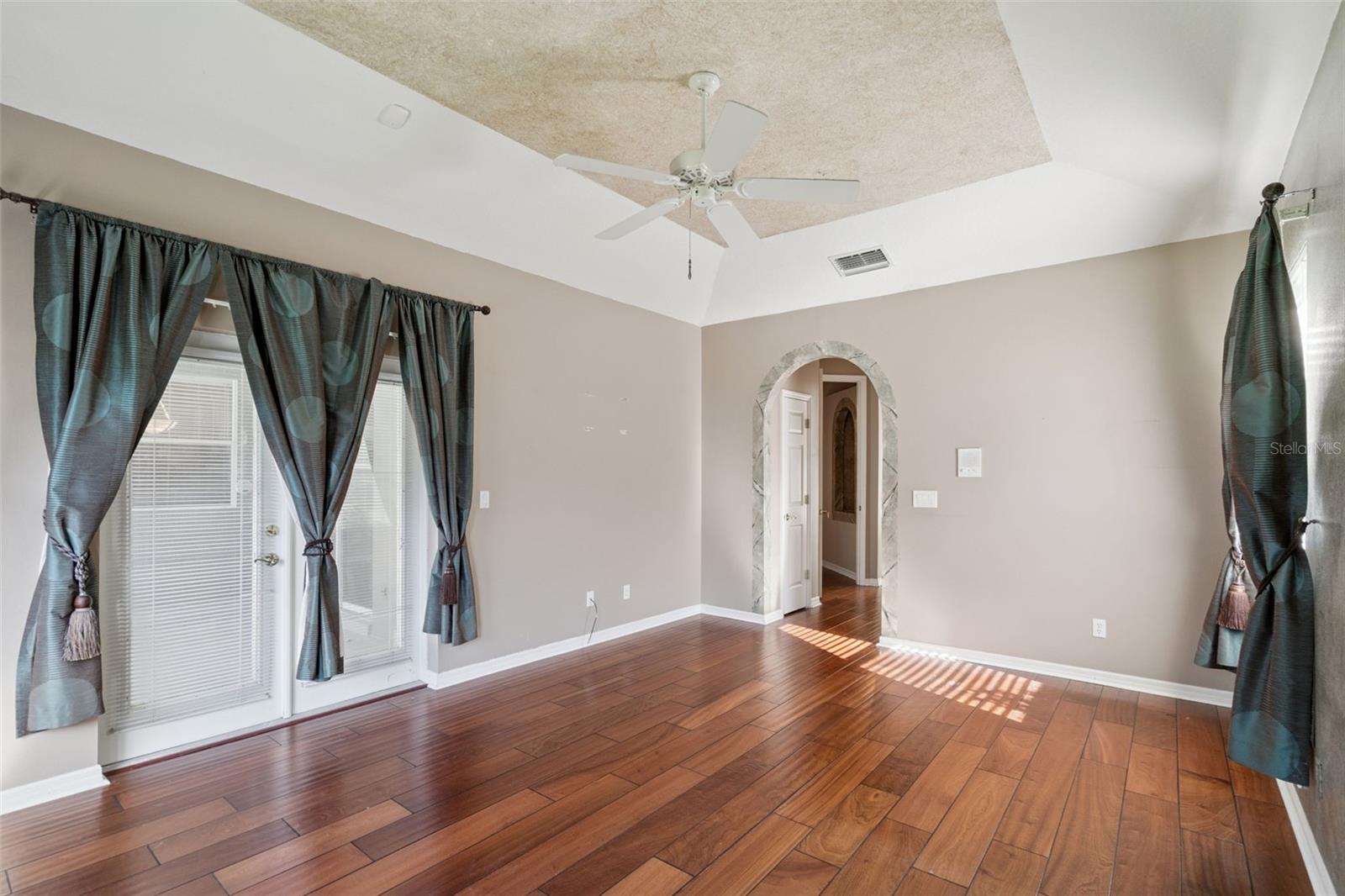 MCNEIL WOODS - Residential