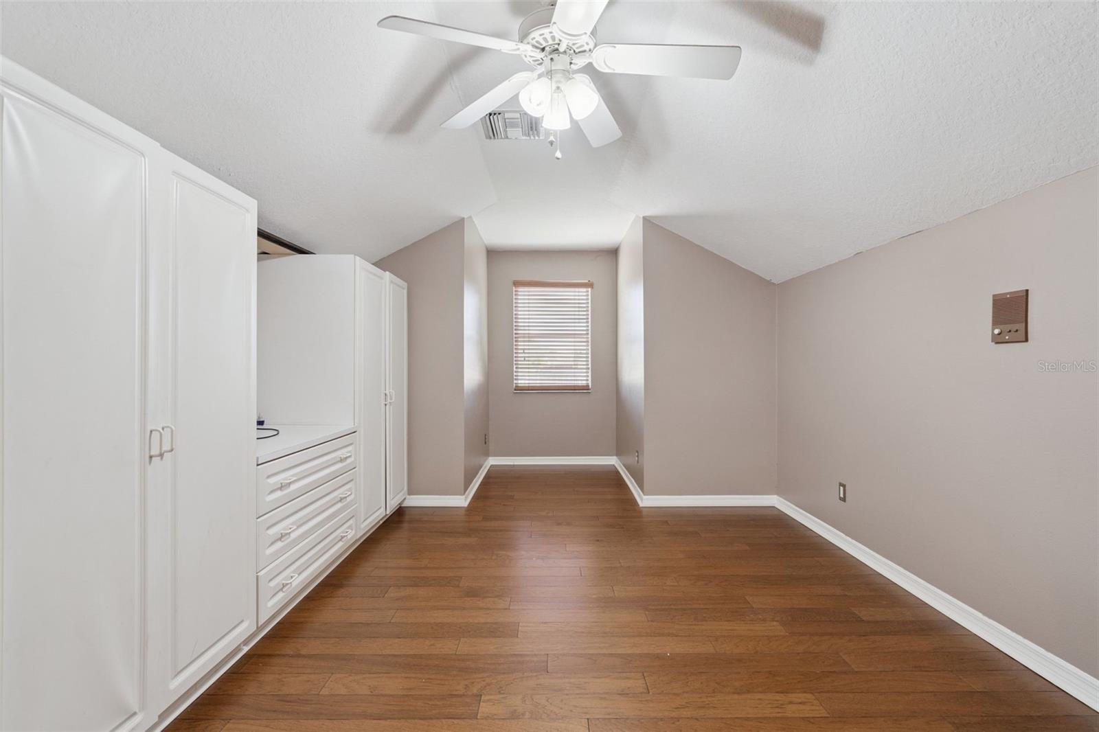 MCNEIL WOODS - Residential