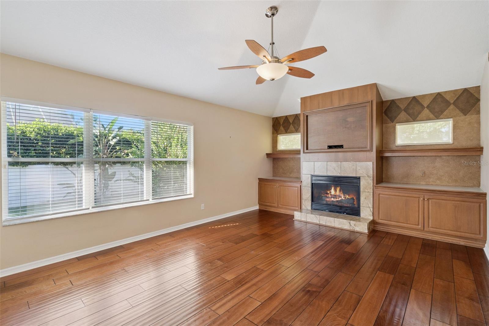 MCNEIL WOODS - Residential